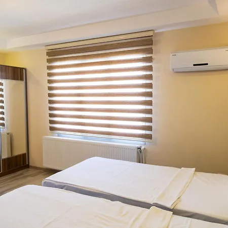 Hotel Ikarushotel 2*